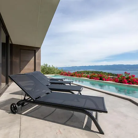 Panoramica With Heated Pool And Sauna Villa *