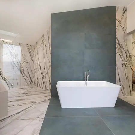 Panoramica With Heated Pool And Sauna Villa *