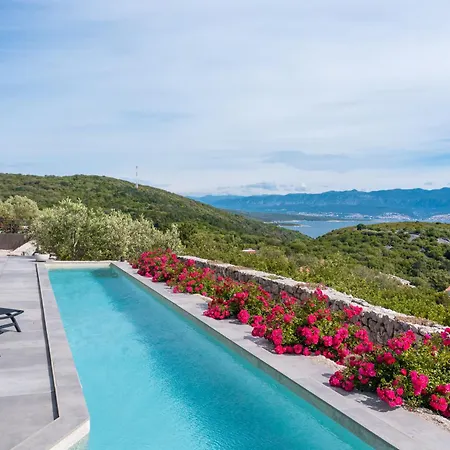 Villa Panoramica With Heated Pool And Sauna