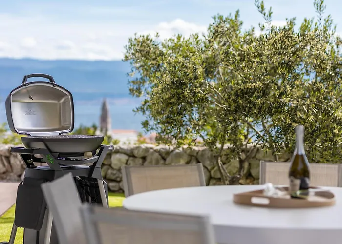 Vilă Panoramica With Heated Pool And Sauna