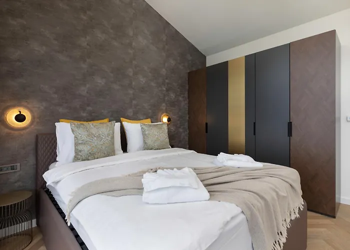 Vilă Panoramica With Heated Pool And Sauna