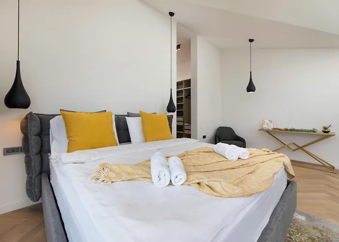 Vilă Panoramica With Heated Pool And Sauna