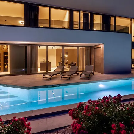 Panoramica With Heated Pool And Sauna * ורבניק